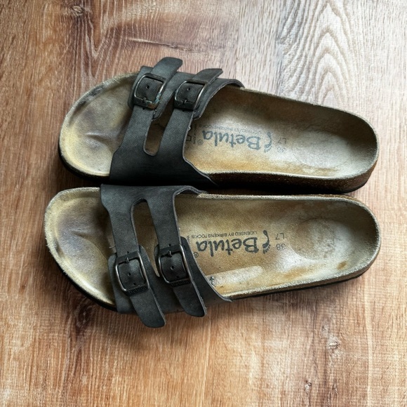 Betula by Birkenstock Two Buckle Slip On Metallic leather Sandals - Picture 8 of 9